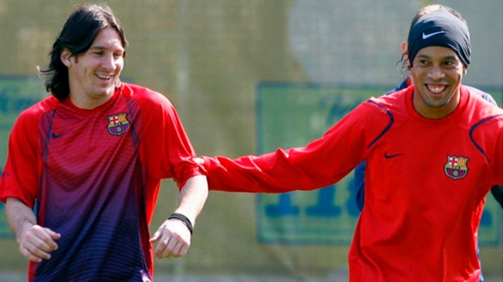 Lionel Messi y Ronaldinho en el Barcelona