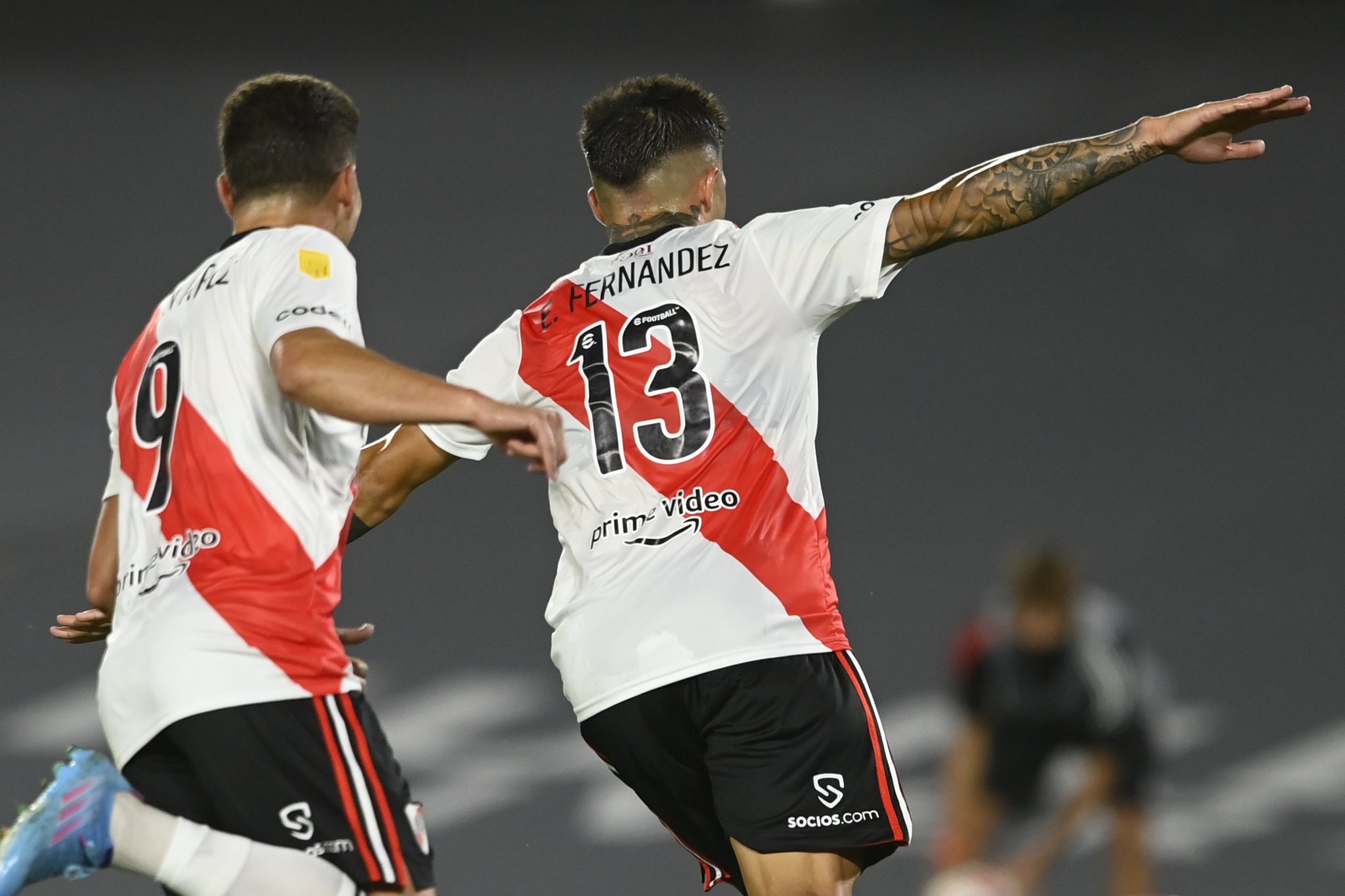 Enzo Fernández festeja su gol ante Gimnasia (LP). (Foto: River Plate)