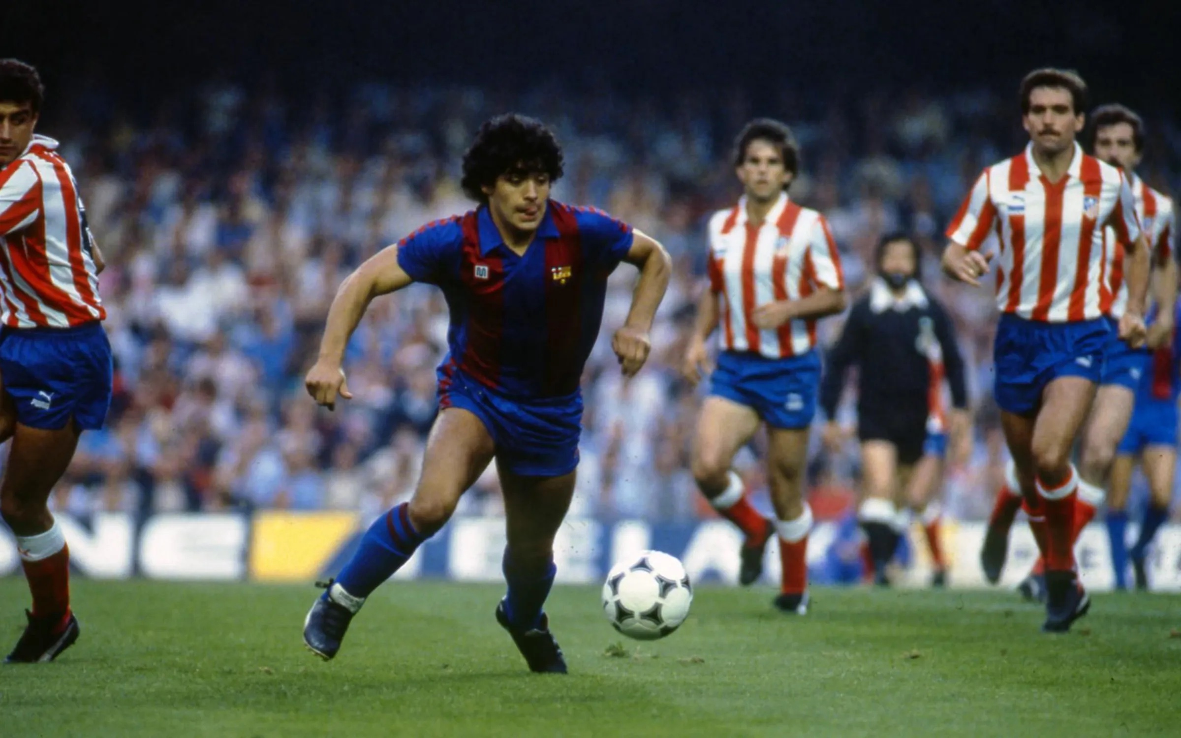 Maradona terminó incorporándose al Barcelona en 1982