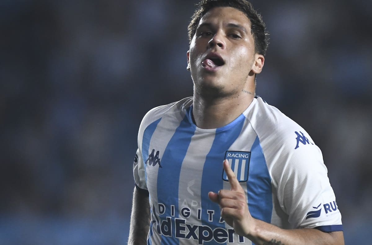 Juanfer, elogiado por Riquelme