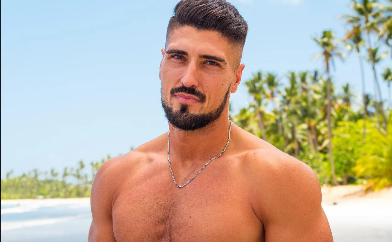 Renunció al fútbol para dedicarse exclusivamente a OnlyFans