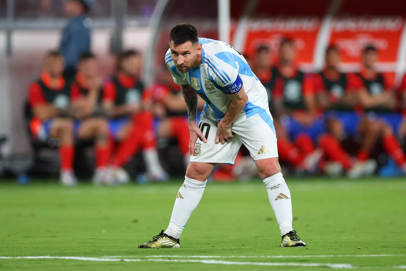 A pesar de la victoria ante Chile, nos quedó un sabor amargo por la lesión de Lionel Messi. Qué tiene el capitán.