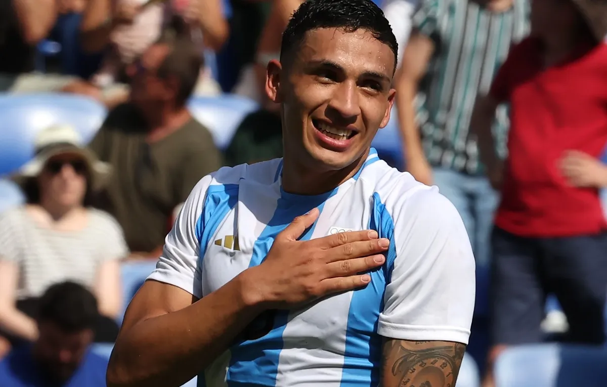 Finalmente, el volante de Boca Equi Fernández se va rumbo al fútbol de Arabia. Cuál es la cifra que le queda al Xeneize por la venta.