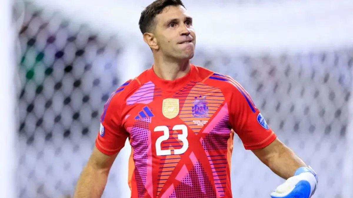 Dibu Martínez, arquero campeón del mundo y uno de los referentes del Aston Villa, se refirió a una situación en el club.