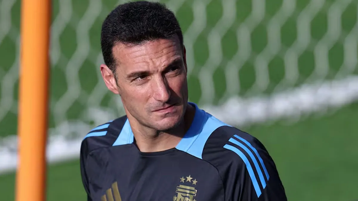 Lionel Scaloni, entrenador de la Selección Argentina, tomó una decisión después de la derrota por 2-1 de visitante.