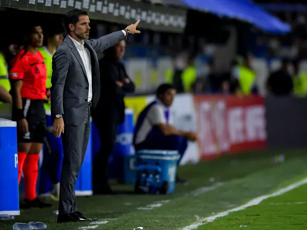Fernando Gago: "Quiero tener revancha ya". Tras la durísima derrota de Boca, el entrenador habló en conferencia de prensa.