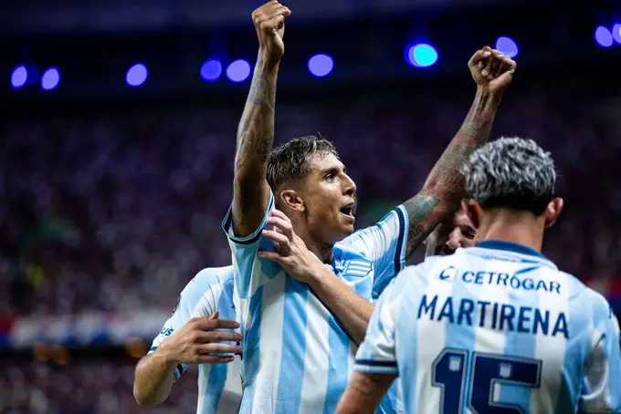 Gustavos Costas sobre la Copa Libertadores: "Hay que ganarla como sea". Tras la victoria, así habló el DT de Racing.