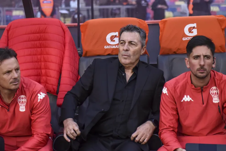 Frank Kudelka y un tremendo testimonio: el entrenador de Huracán habló después de la final y se comparó con un alpinista.