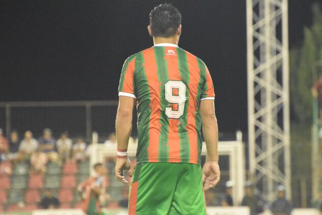 Comenzó terapia y ahora es el goleador de la Primera Nacional: la historia del delantero Alejandro Gagliardi, jugador de Agropecuario.