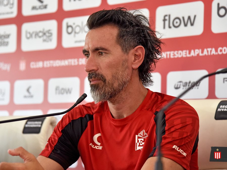 Eduardo Domínguez sigue