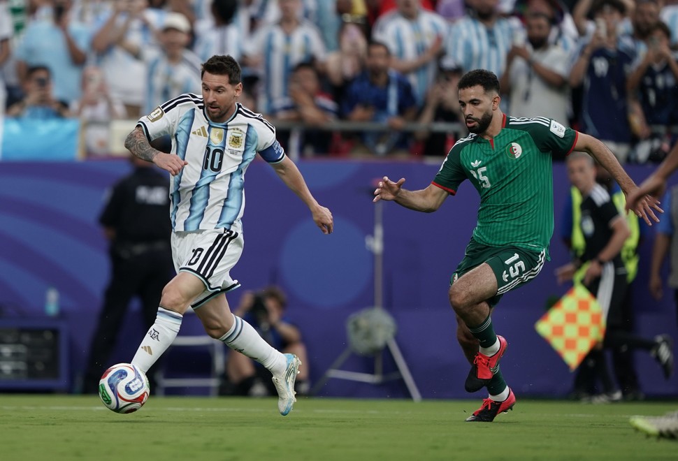 Argentina tuvo un debut inmejorable en la Copa del Mundo 2026 tras derrotar con autoridad por 3-0 a Argelia en el estadio de Kansas City, en el primer encuentro del Grupo J.