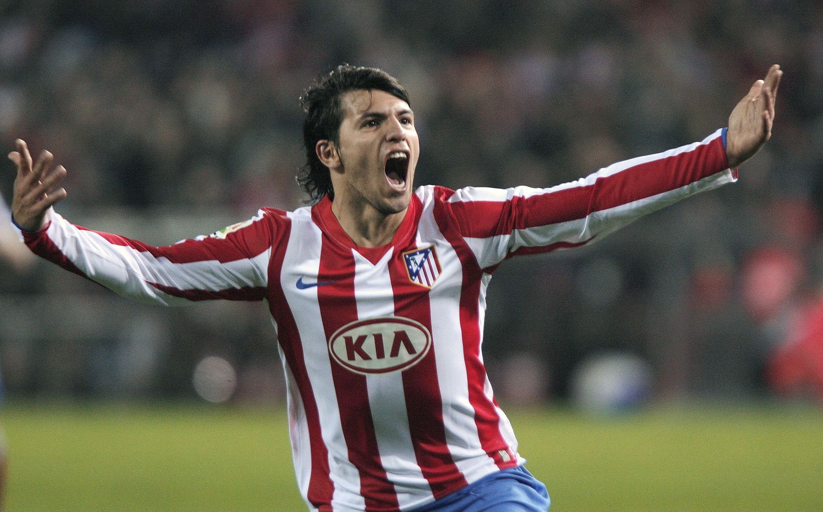 El Kun Agüero salió en defensa de Julián Álvarez: “Si no está cómodo, el Atlético tiene que ayudarle”