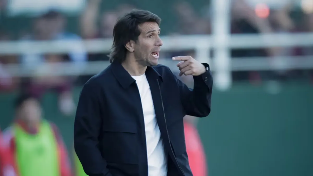 Leo Ponzio asumió como DT de River y ya consiguió su primera victoria